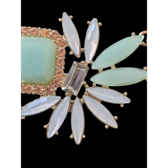 NWOT Gold/Mint/Peach Crystal Necklace/Earring Set - Picture 4 of 6